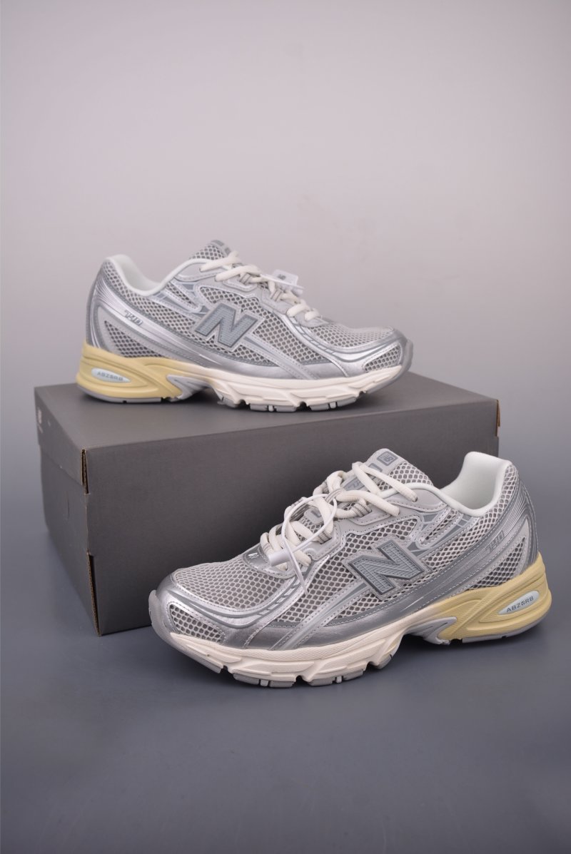 New Balance 740 view
