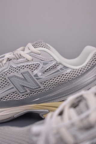 New Balance 740 view 8