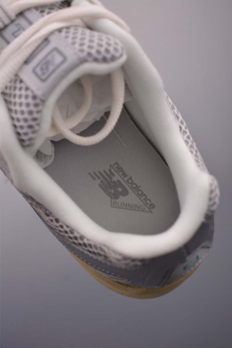 New Balance 740 view