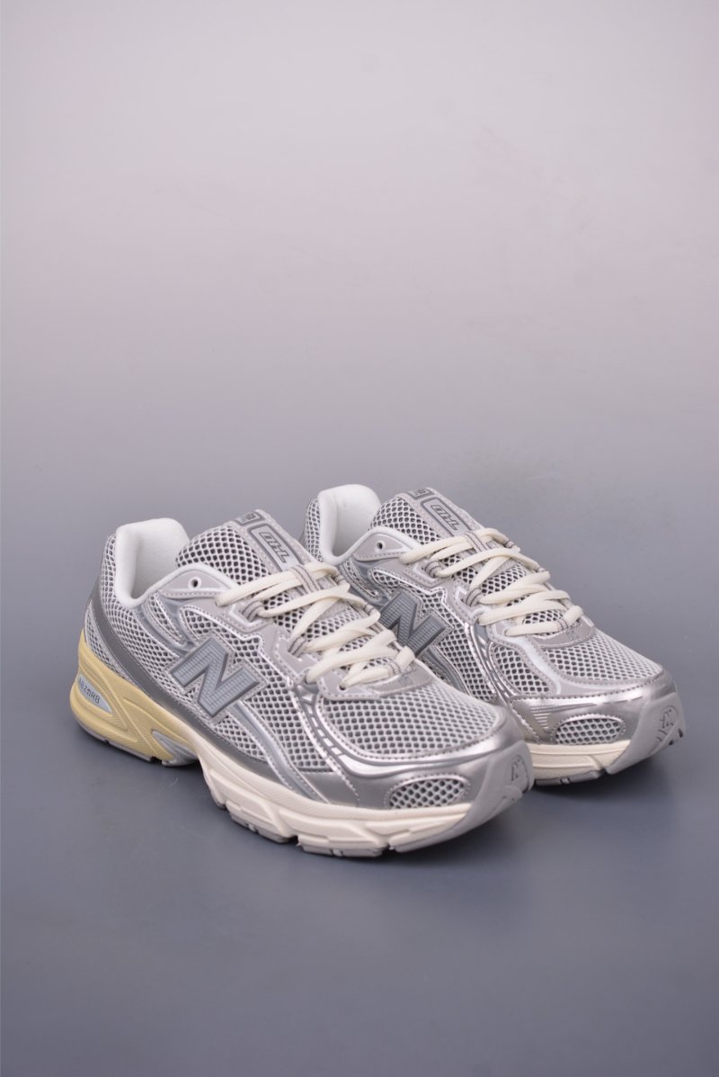 New Balance 740