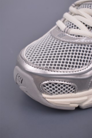 New Balance 740 view 6