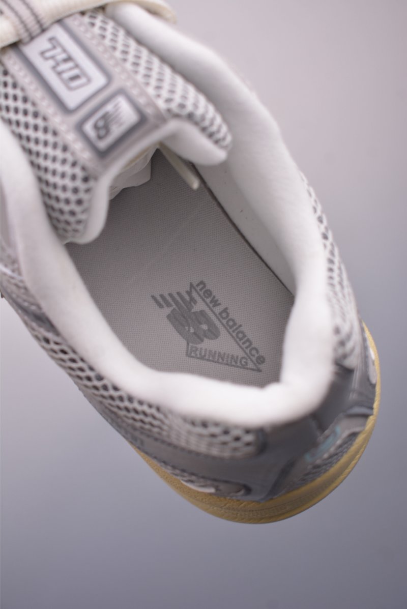 New Balance 740 view