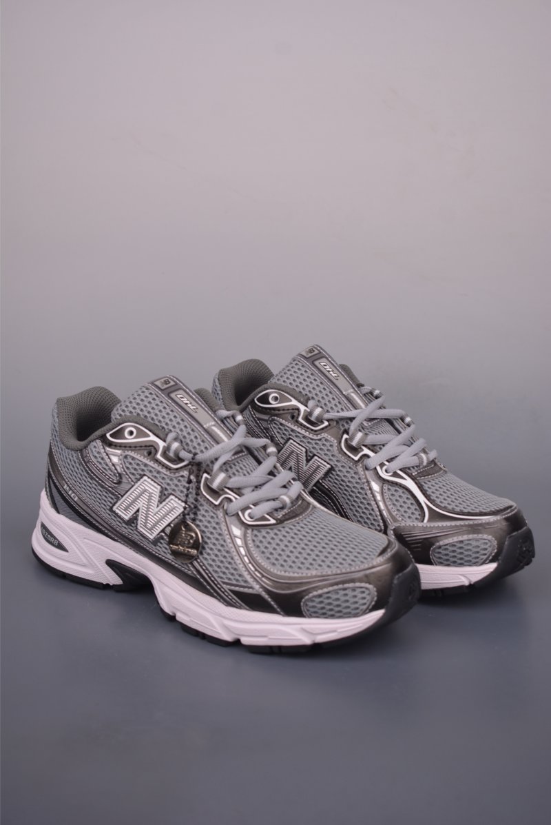 New Balance 740