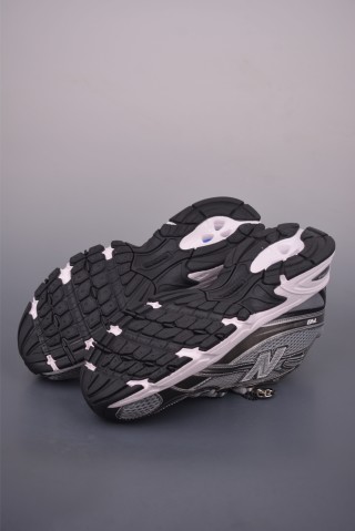 New Balance 740 view 3
