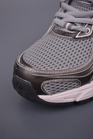 New Balance 740 view 6