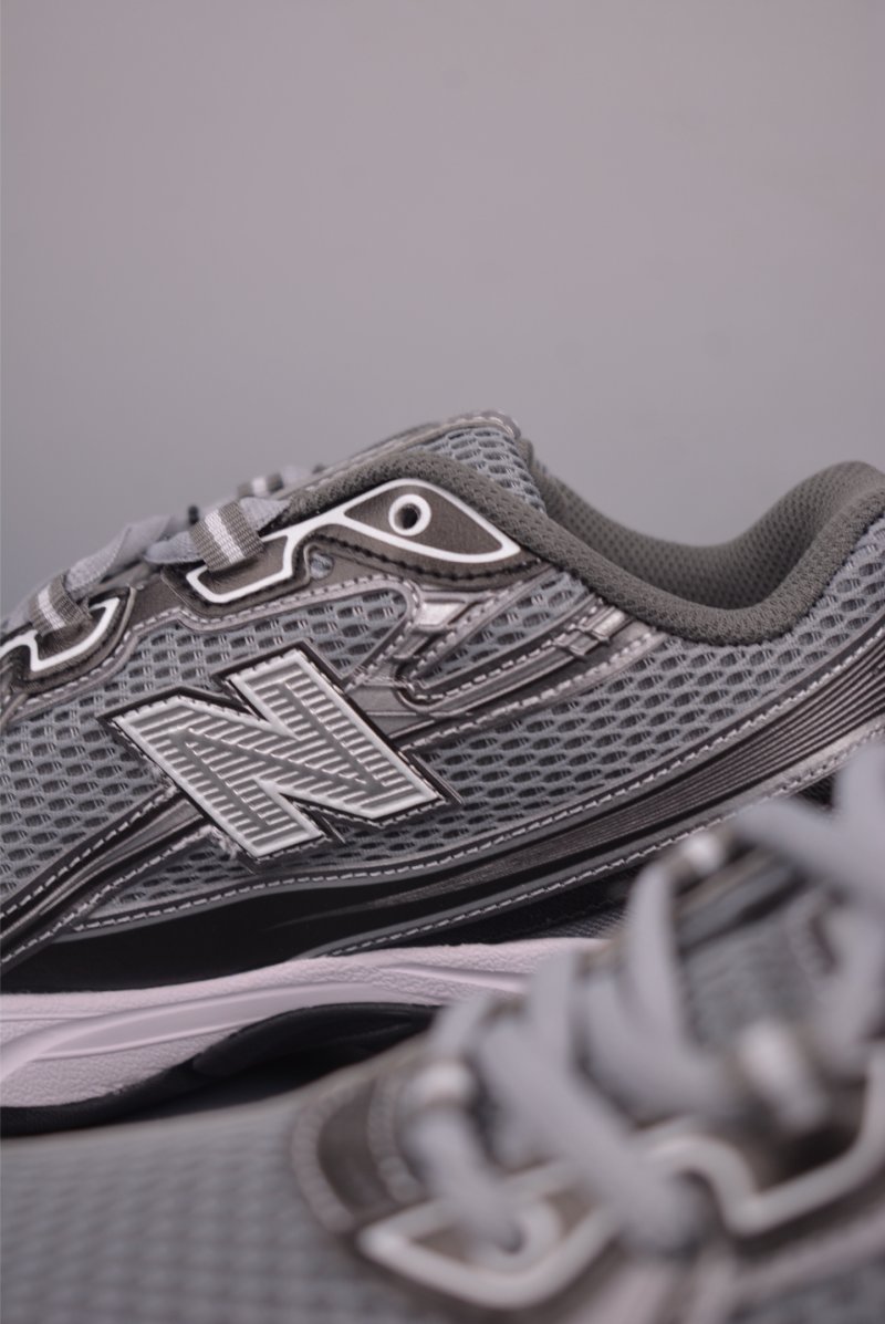 New Balance 740 view