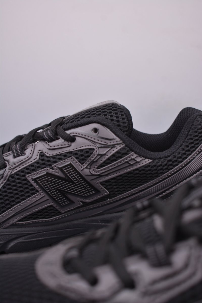 New Balance 740 view
