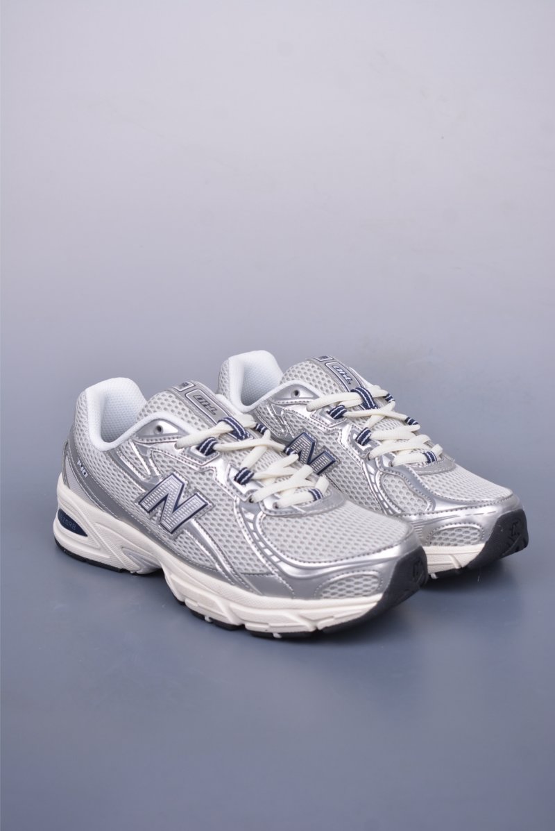 New Balance 740