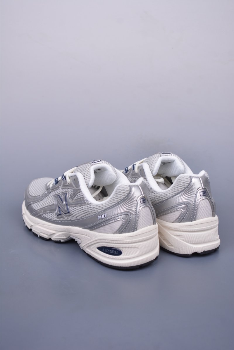 New Balance 740 view