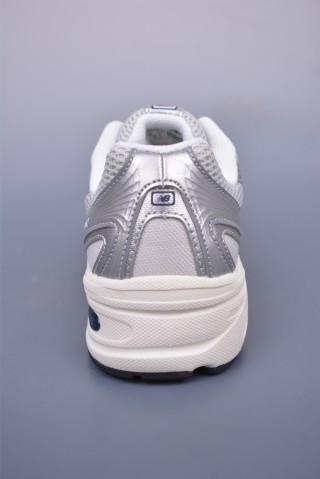 New Balance 740 view 4