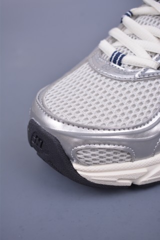 New Balance 740 view 6