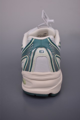 New Balance 740 view 4