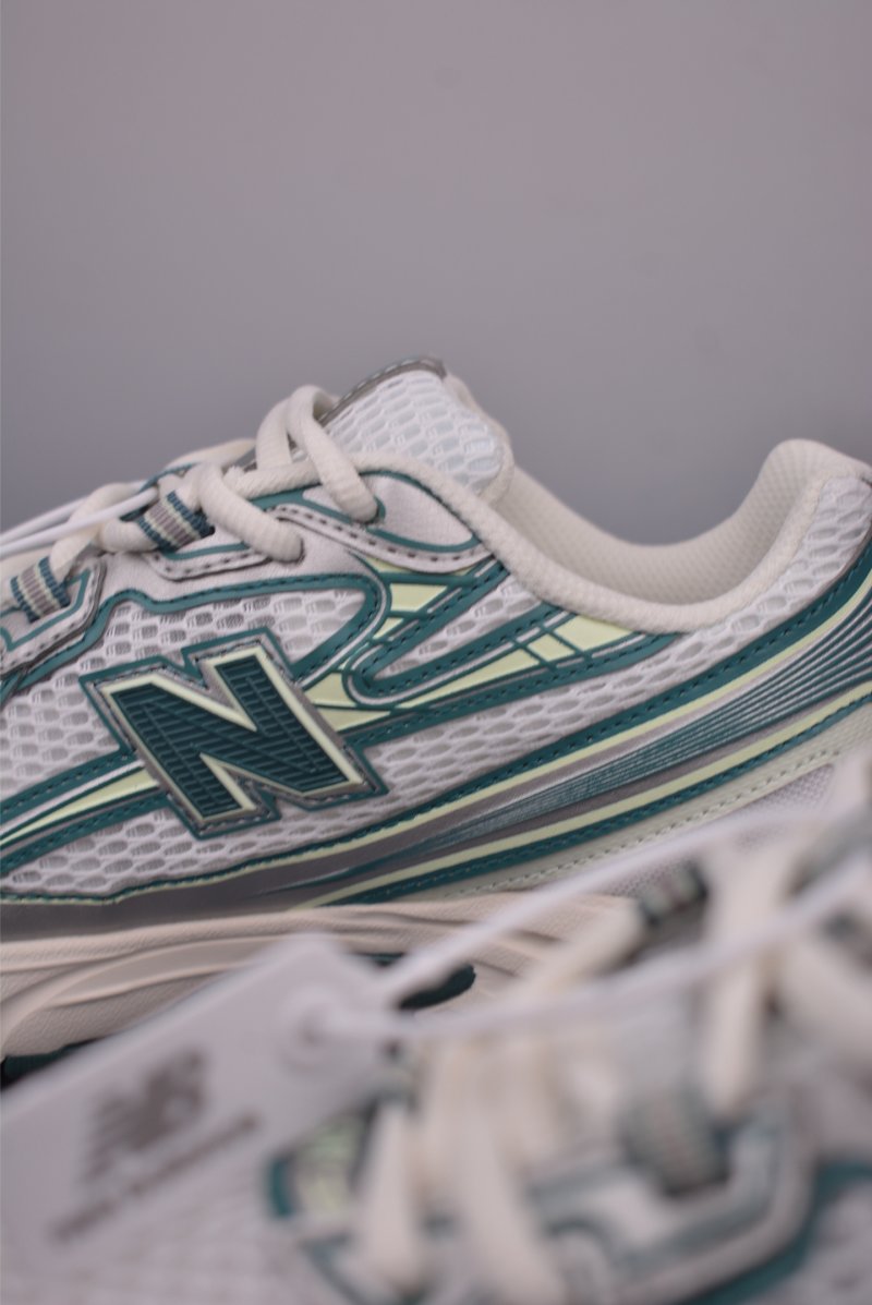 New Balance 740 view