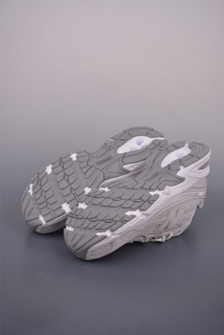 New Balance 740 view 3
