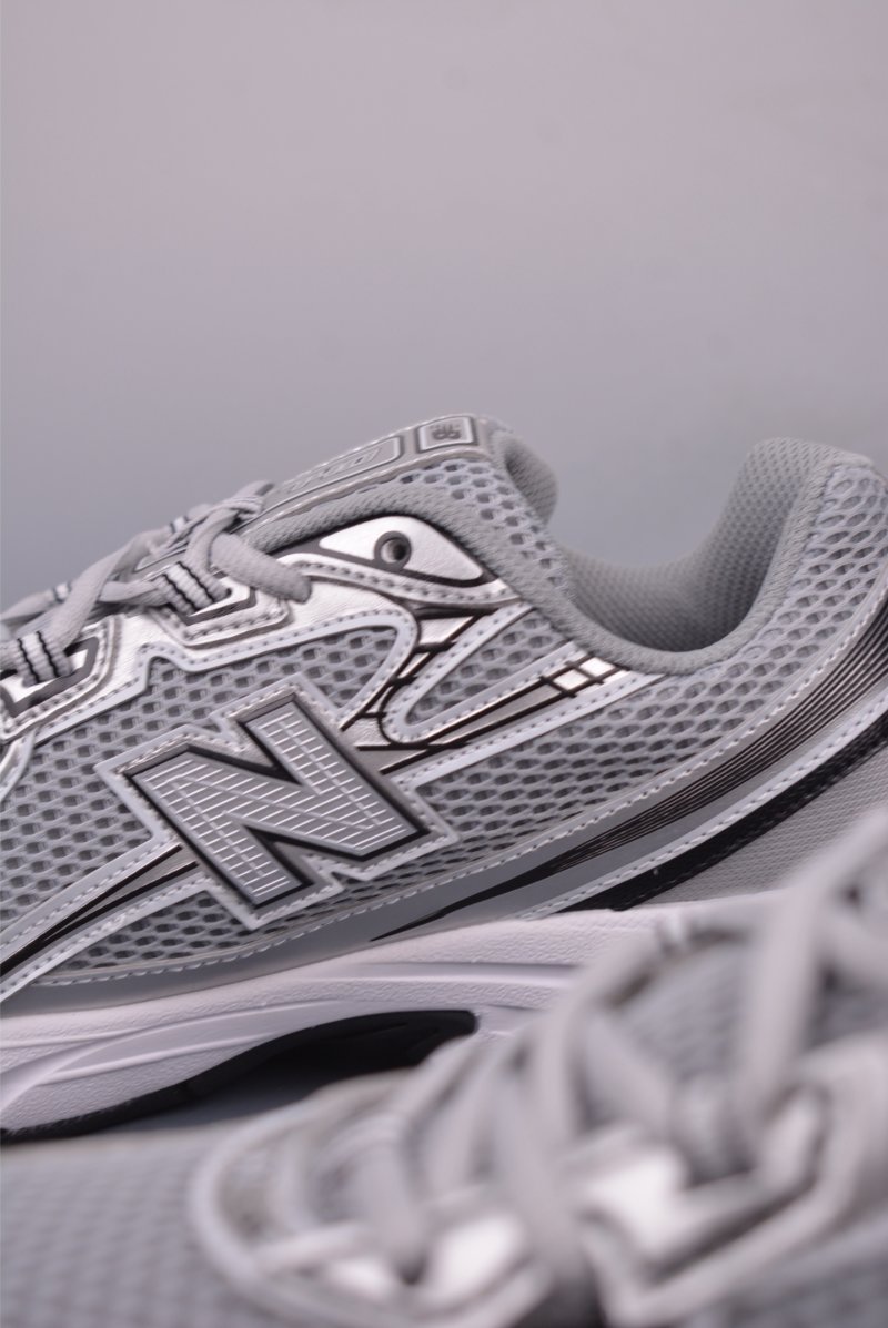 New Balance 740 view