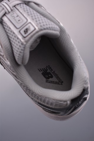 New Balance 740 view 9