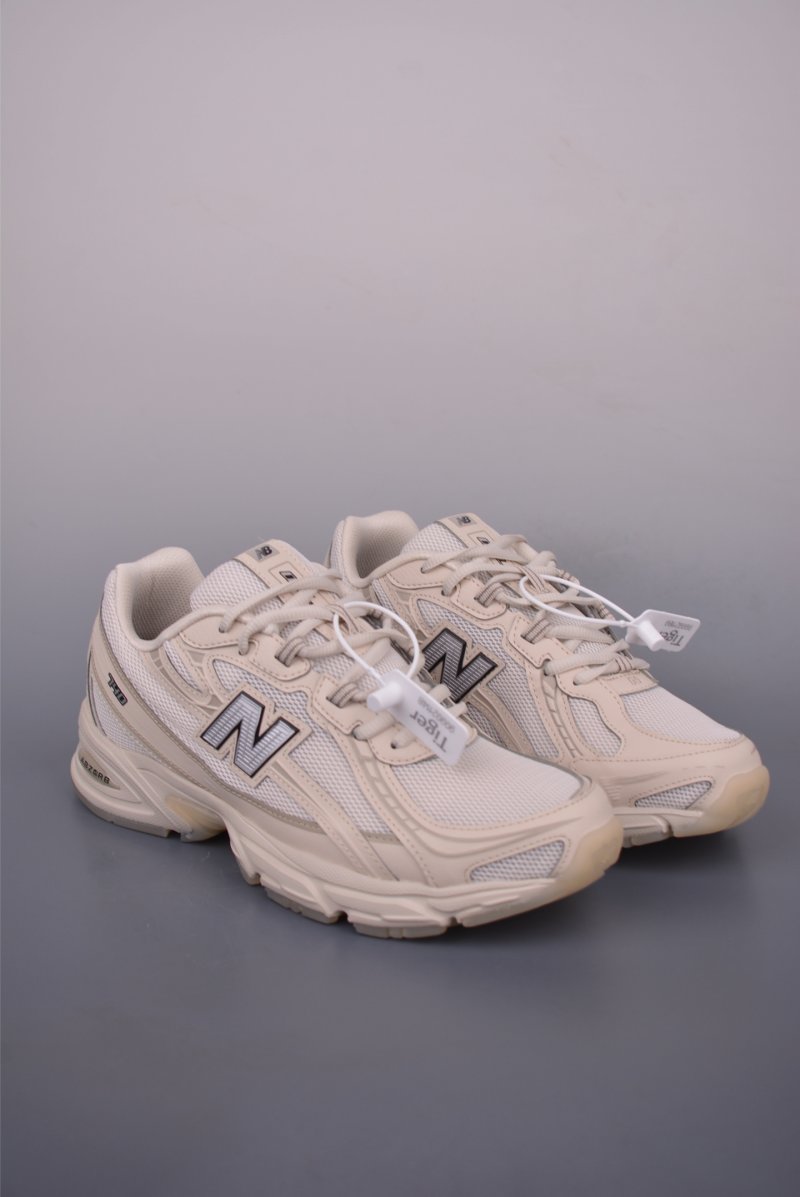 New Balance 740