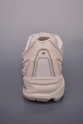 New Balance 740 view 4