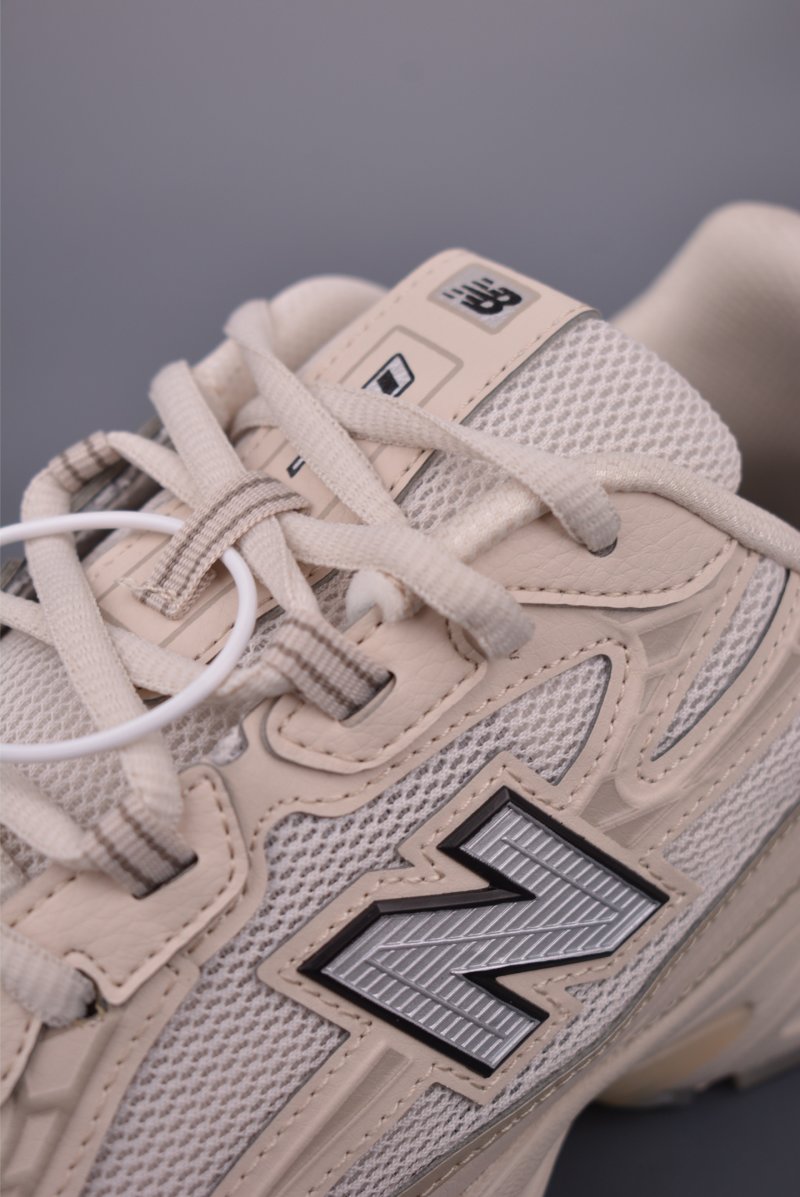 New Balance 740 view