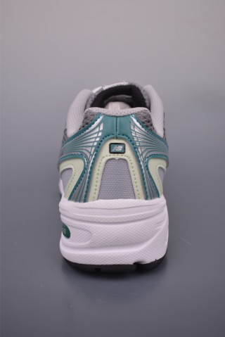 New Balance 740 view 4