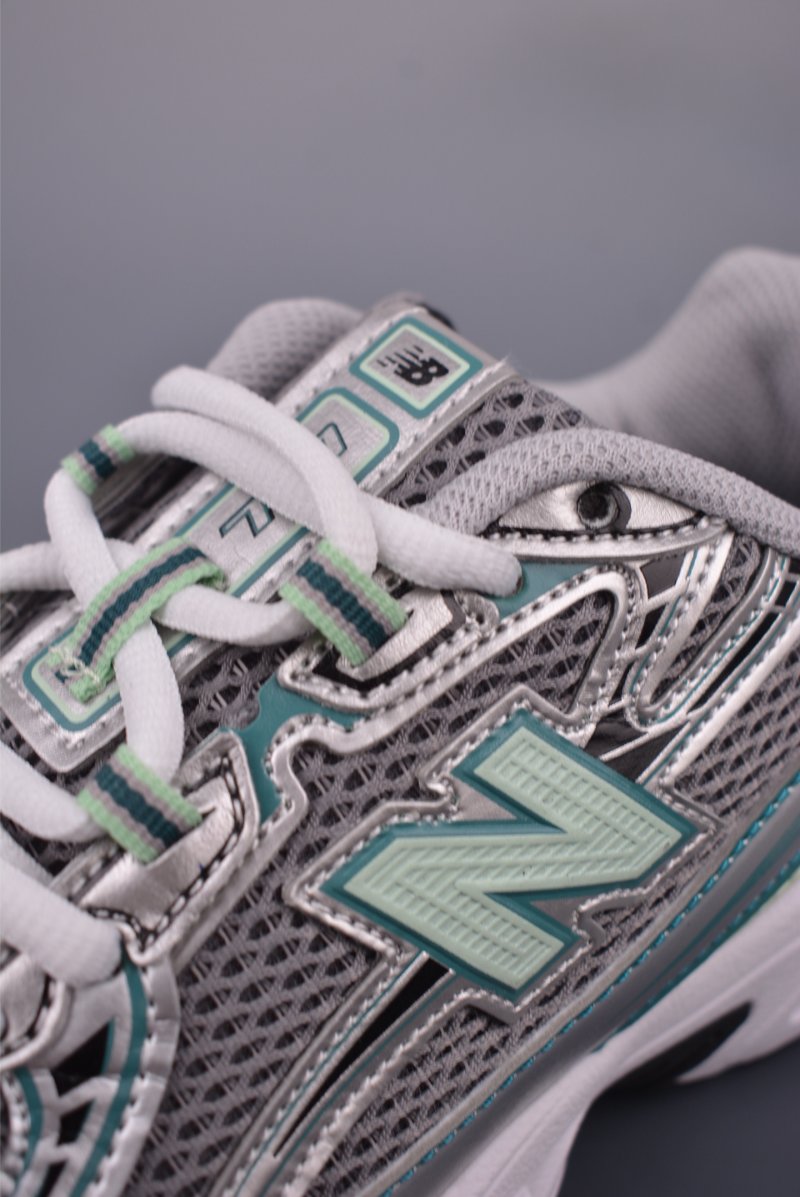New Balance 740 view
