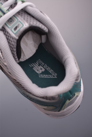 New Balance 740 view 9