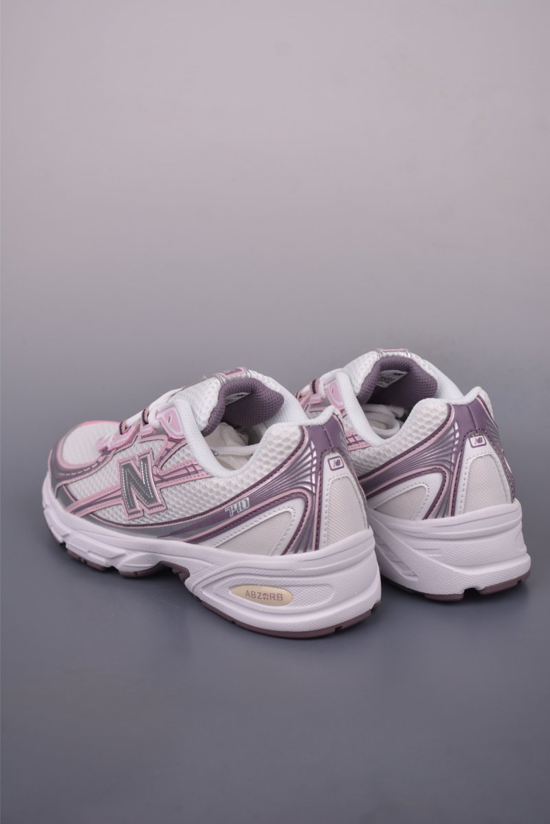 New Balance 740 view