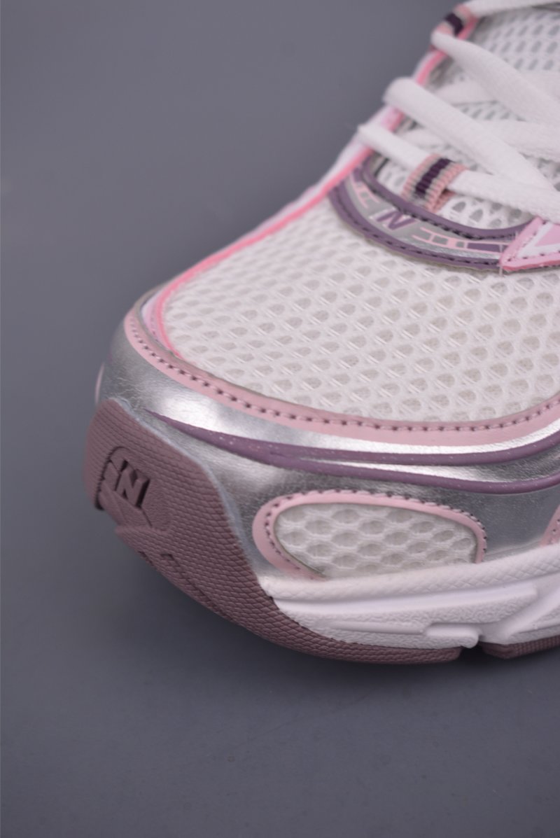 New Balance 740 view