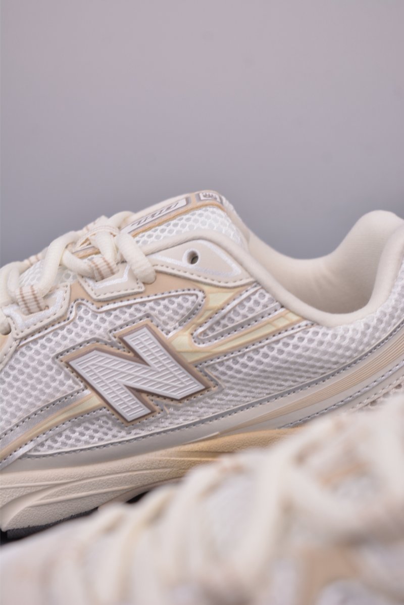 New Balance 740 view