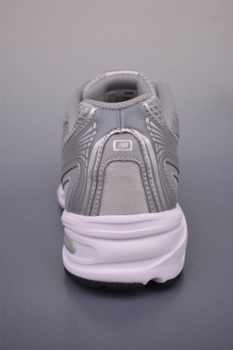 New Balance 740 view