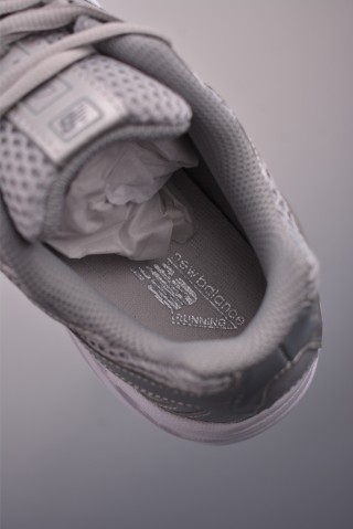 New Balance 740 view 9