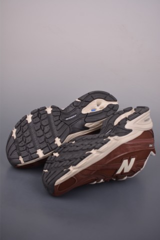 New Balance 740 view 3