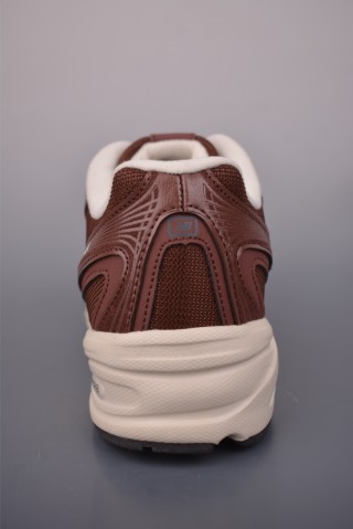 New Balance 740 view 4