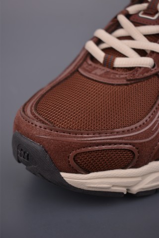 New Balance 740 view 6
