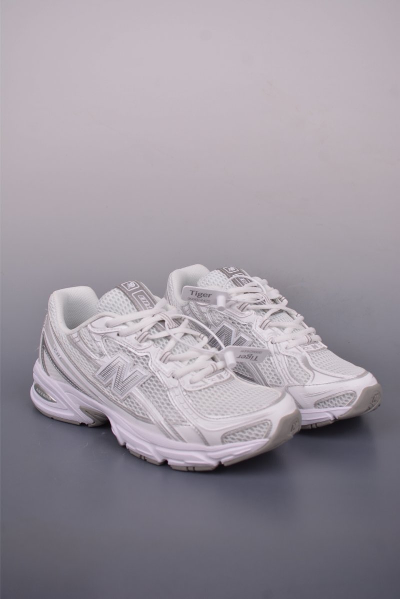 New Balance 740