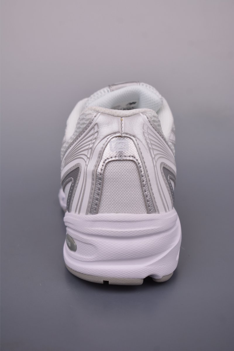 New Balance 740 view