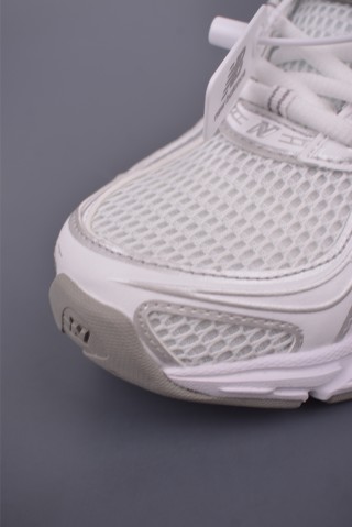 New Balance 740 view 6