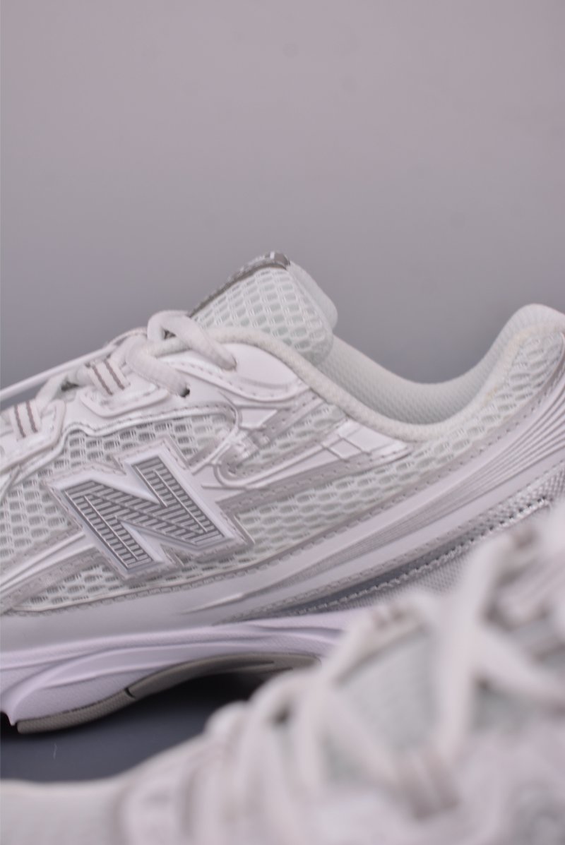New Balance 740 view