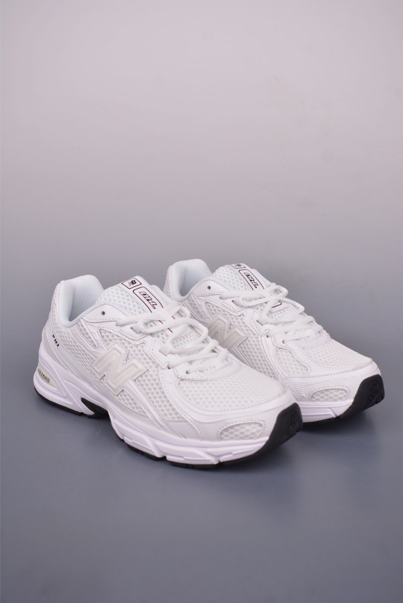 New Balance 740