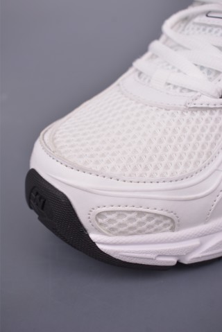 New Balance 740 view 6