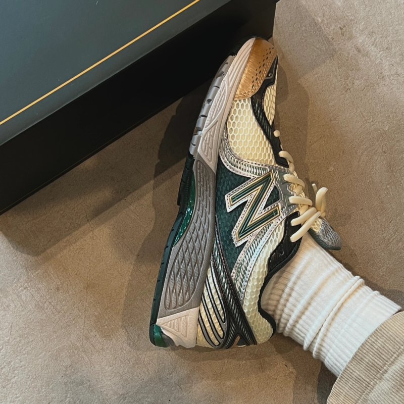 Aime Leon Dore x New Balance 860V2 view