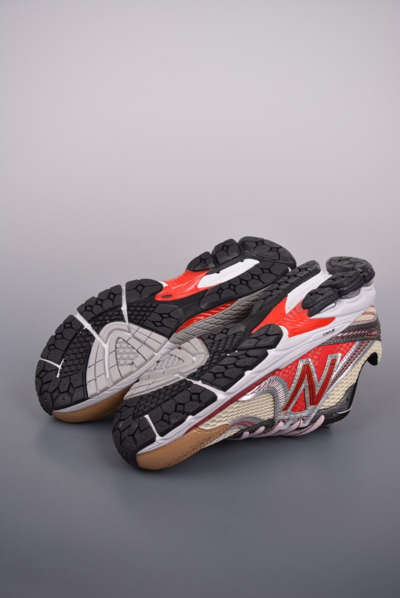 Aime Leon Dore x New Balance 860V2 'Gold / Silver' view