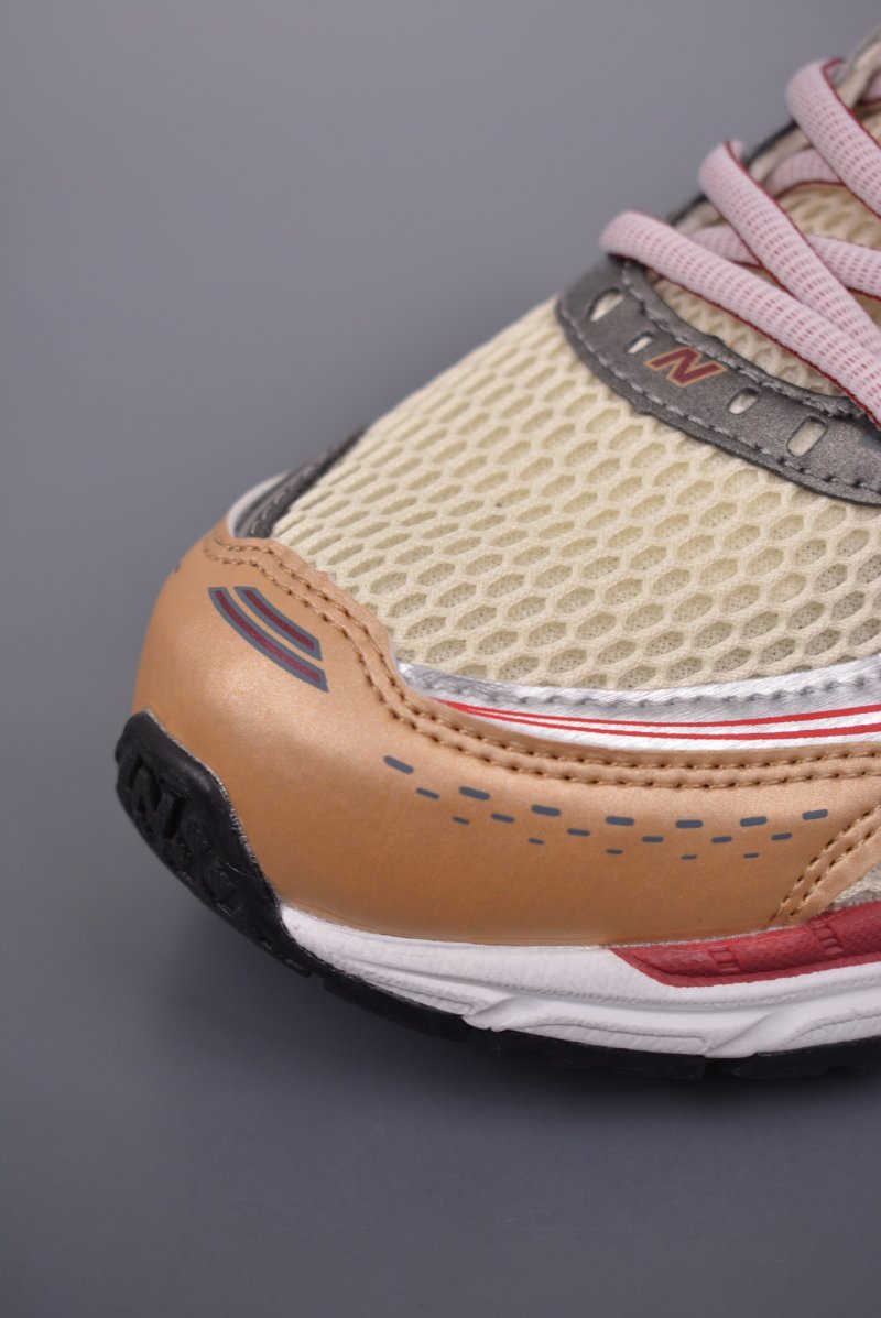 Aime Leon Dore x New Balance 860V2 'Gold / Silver' view