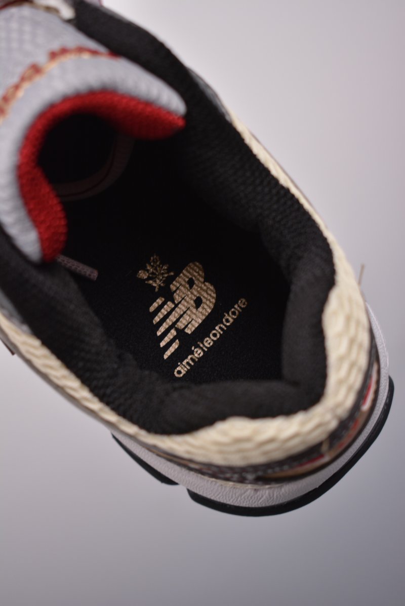 Aime Leon Dore x New Balance 860V2 'Gold / Silver' view