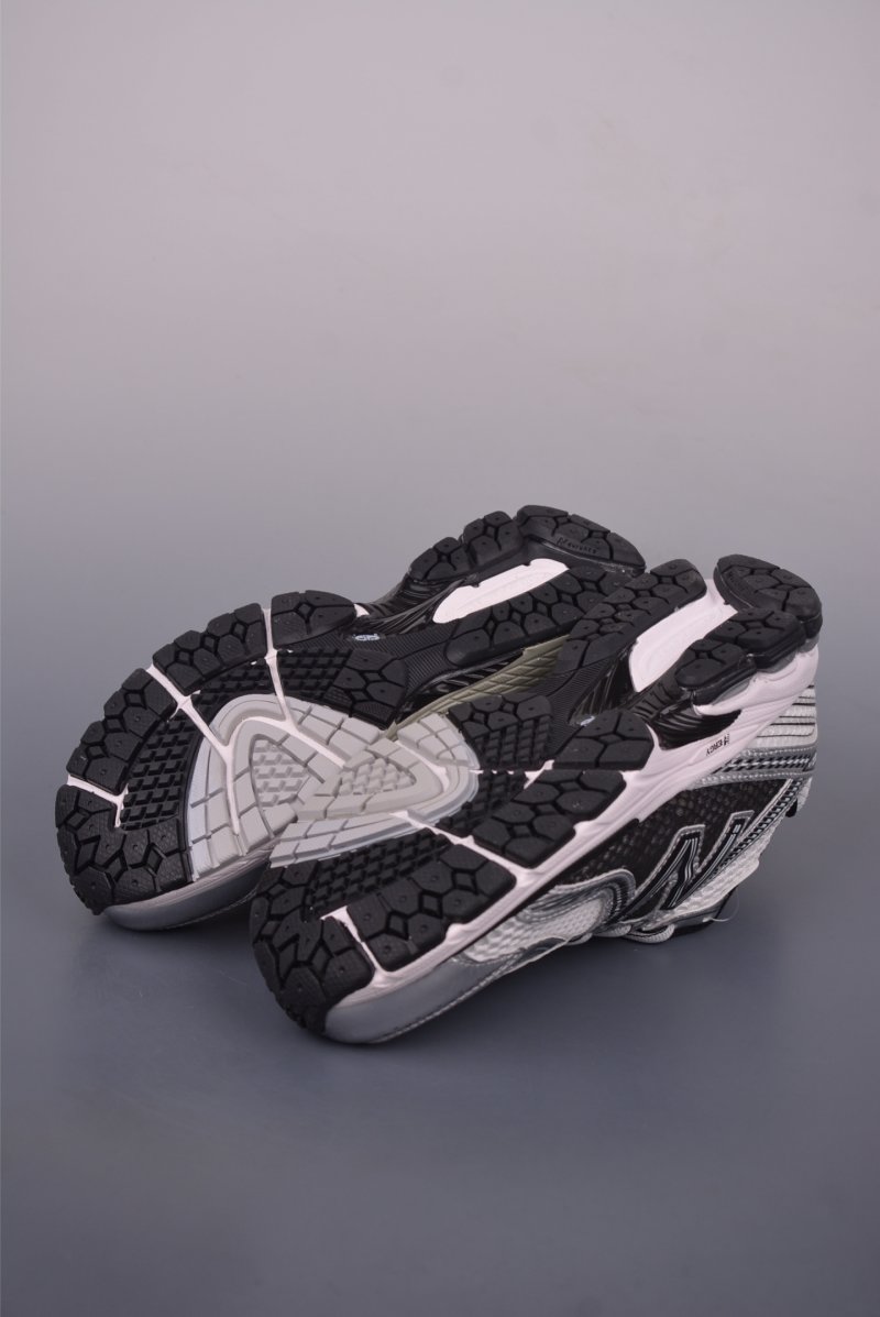 New Balance 860V2 Aime Leon Dore 'Gold / Silver' view
