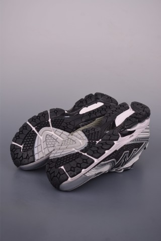 New Balance 860V2 Aime Leon Dore 'Gold / Silver' view 21