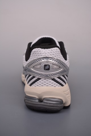 New Balance 860V2 Aime Leon Dore 'Gold / Silver' view 4