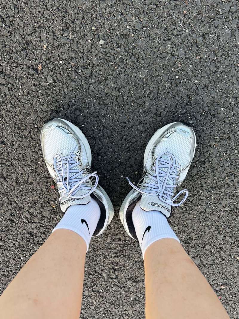 New Balance 860V2 view