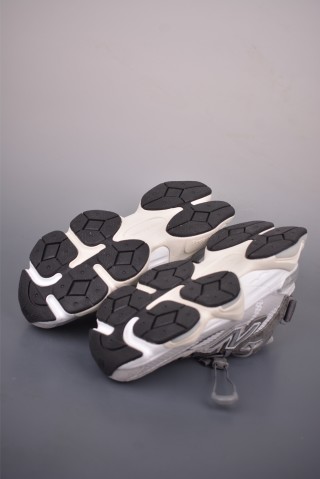 New Balance 9060 view 3