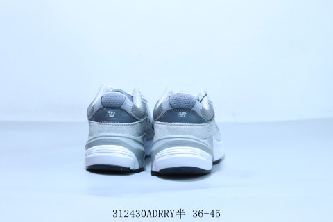 New Balance 990 V3 view 3